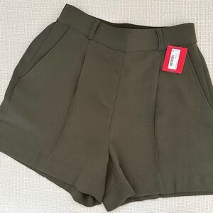 SPANX 
Carefree Crepe Trouser Short, 6"